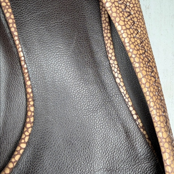 Tori Burch light bronze signature, ballet flats barely worn sz 6 with gold logo! - Picture 7 of 7